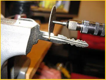 Miami Neighborhood Locksmith Miami, FL 305-744-5300 - key-cutting-for-commercial